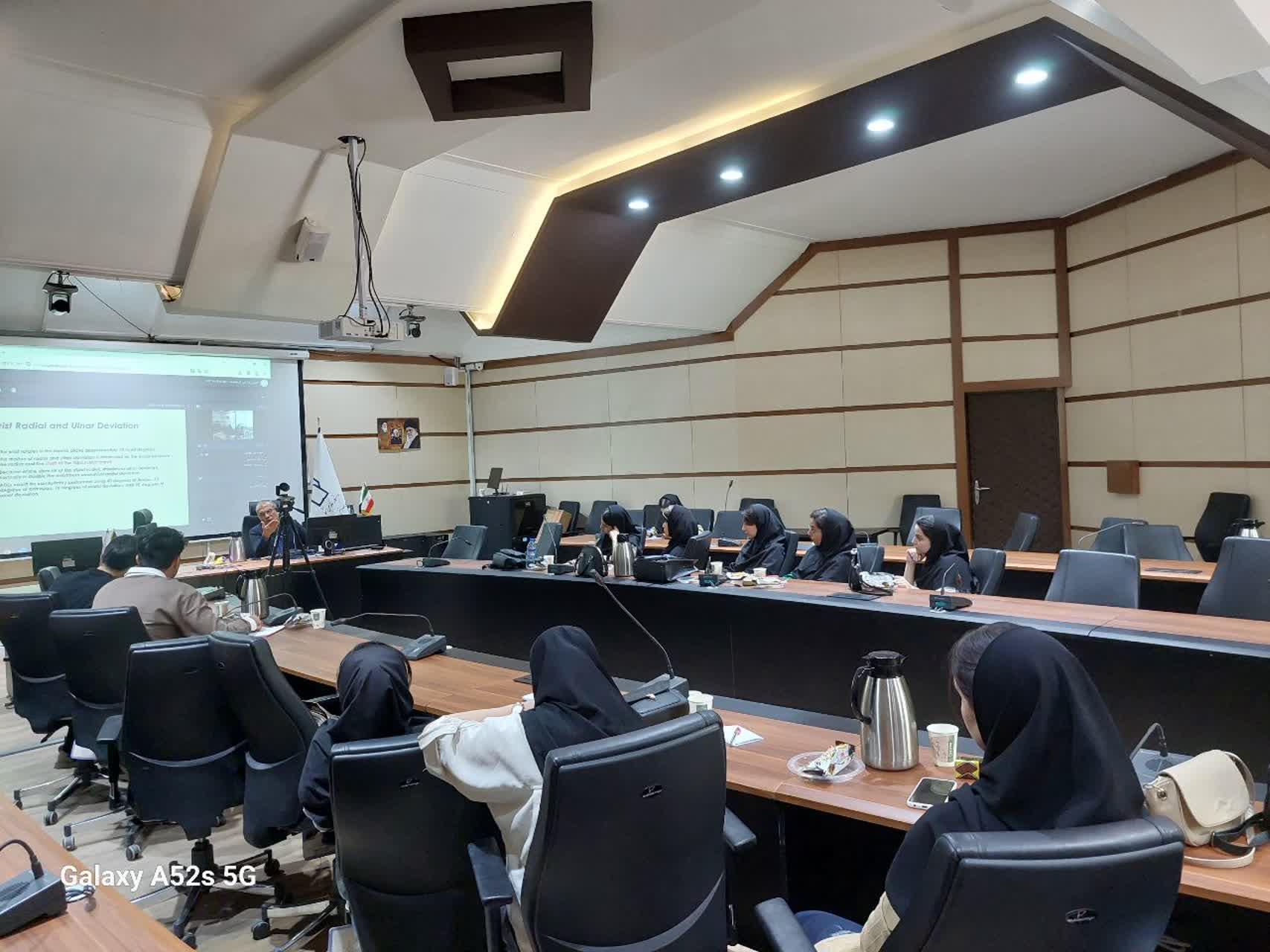 برگزاری کارگاه در روز اول آغاز به کار «مدرسه جامع مرور سگمنتال اندام فوقانی» با استقبال دانشجویان........